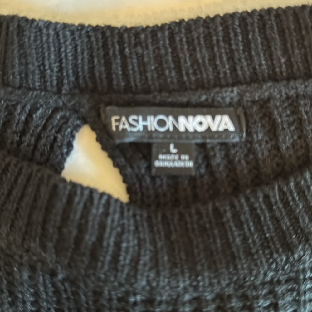 Fashion Nova Women’s Black Sweater Crisscross tie at Back New no tag Size Large - Picture 3 of 14
